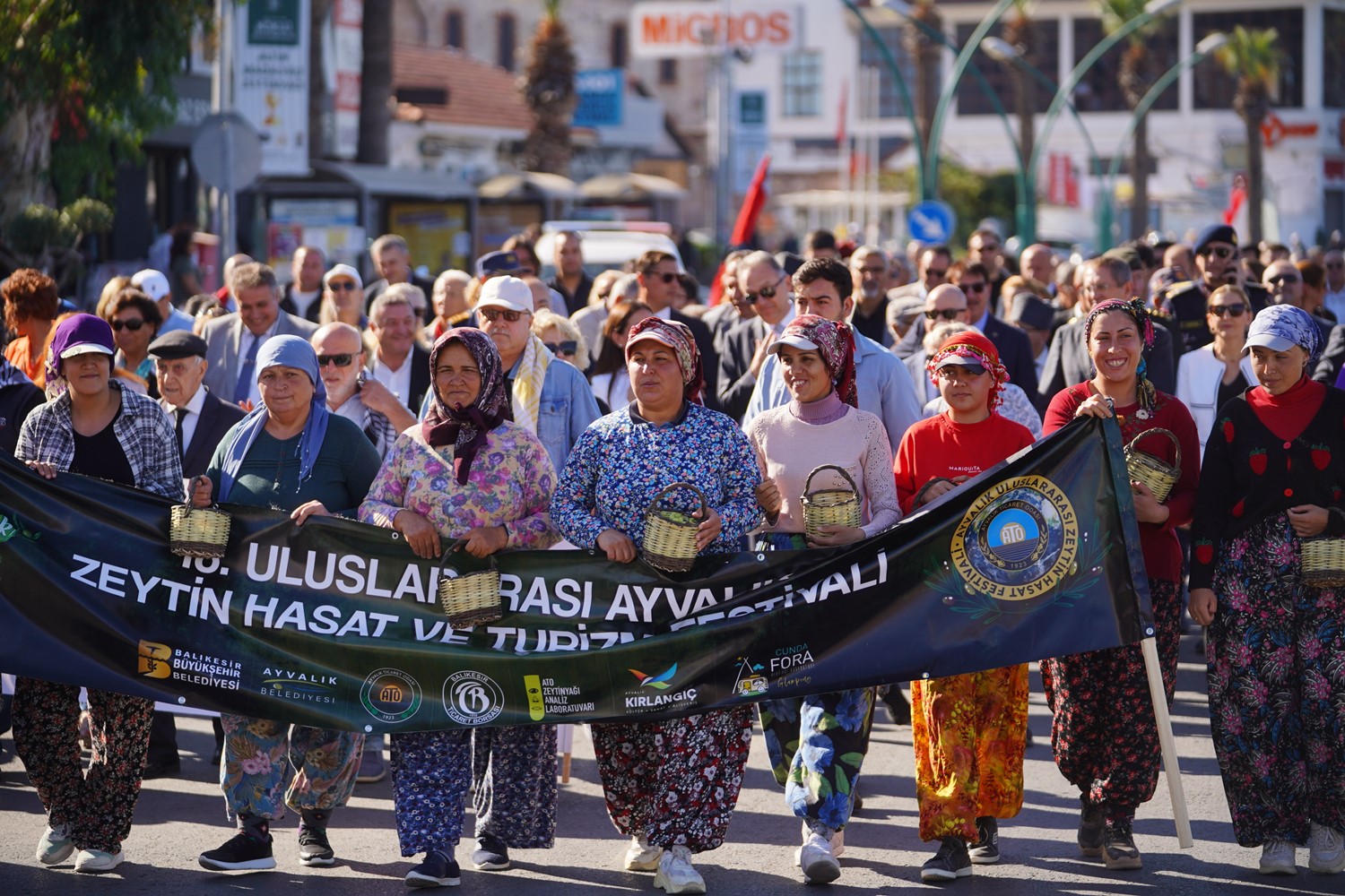 Ayvalık Uluslararası Zeytin Hasat ve Turizm Festivali Başlıyor Bu yıl