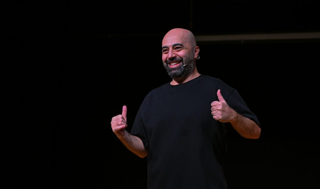 Tahsin Hasoğlu’ndan İZKİTAP’ta Kahkaha Dolu Gece 6. İzmir Kitap Fuarı,