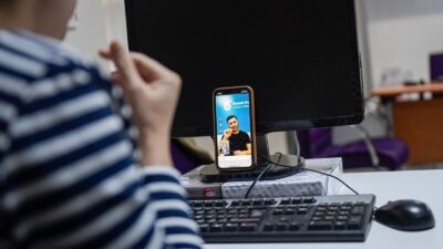 İzmir Büyükşehir Belediyesi, sağır ve işitme engelli yurttaşların yaşamlarındaki engelleri