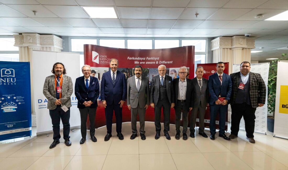 İzmir Büyükşehir Belediye Başkanı Dr. Cemil Tugay, İzmir Katip Çelebi