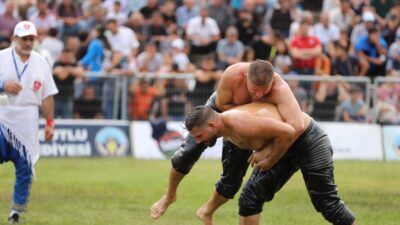 Yağlı Pehlivan Güreşleri: Ünlü Başpehlivanlar Turgutlu Er Meydanı’nda Kol Bağlayacak Yağlı Pehlivan Güreşleri: Ünlü Başpehlivanlar Turgutlu Er Meydanı’nda Kol Bağlayacak