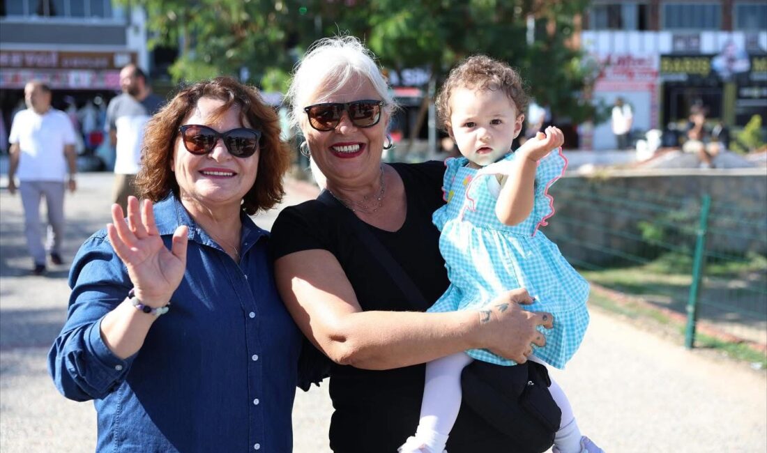 Didim Belediye Başkanı Hatice Gençay, Altınkum’da Halkla Buluştu Didim Belediye Başkanı Hatice Gençay, Altınkum’da Halkla Buluştu Didim Belediye