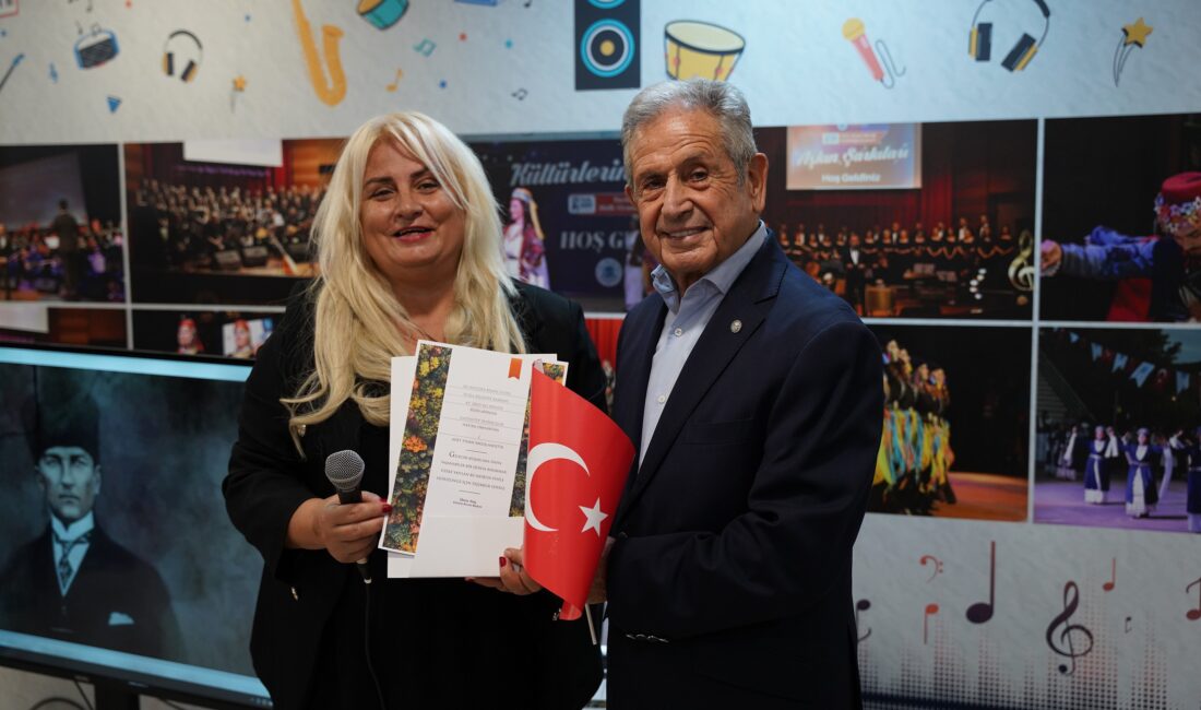 Atatürk’ün Adını Verdiği Mustafa Kemal Ulusu, Tuzla’da Söyleşi Yaptı Atatürk’ün Adını Verdiği Mustafa Kemal Ulusu, Tuzla’da Söyleşi Yaptı Cumhuriyetin