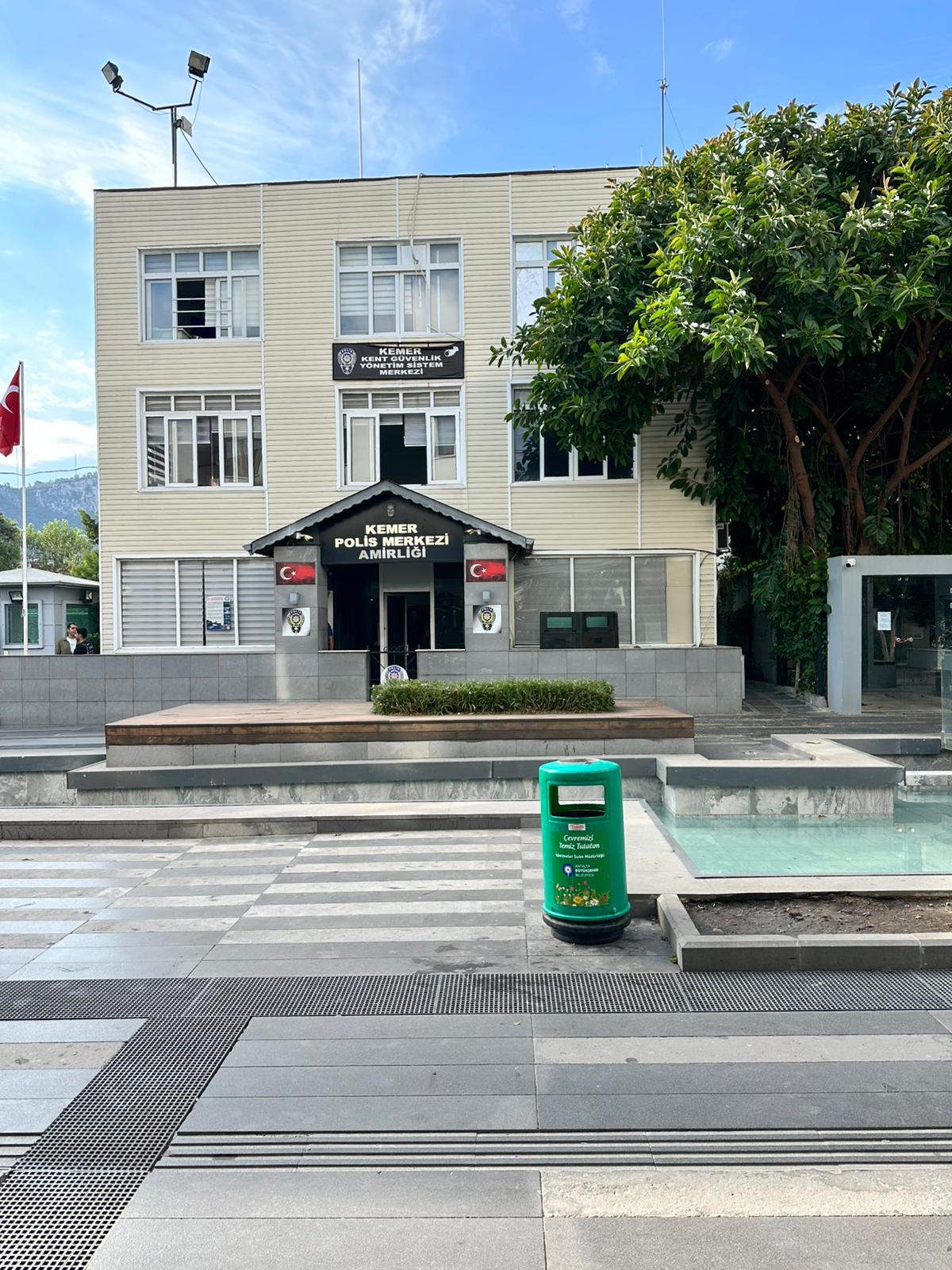 Kemer’deki Kurumlarda Temizlik Çalışması Kemer Belediyesi Temizlik İşleri Müdürlüğü ekipleri,