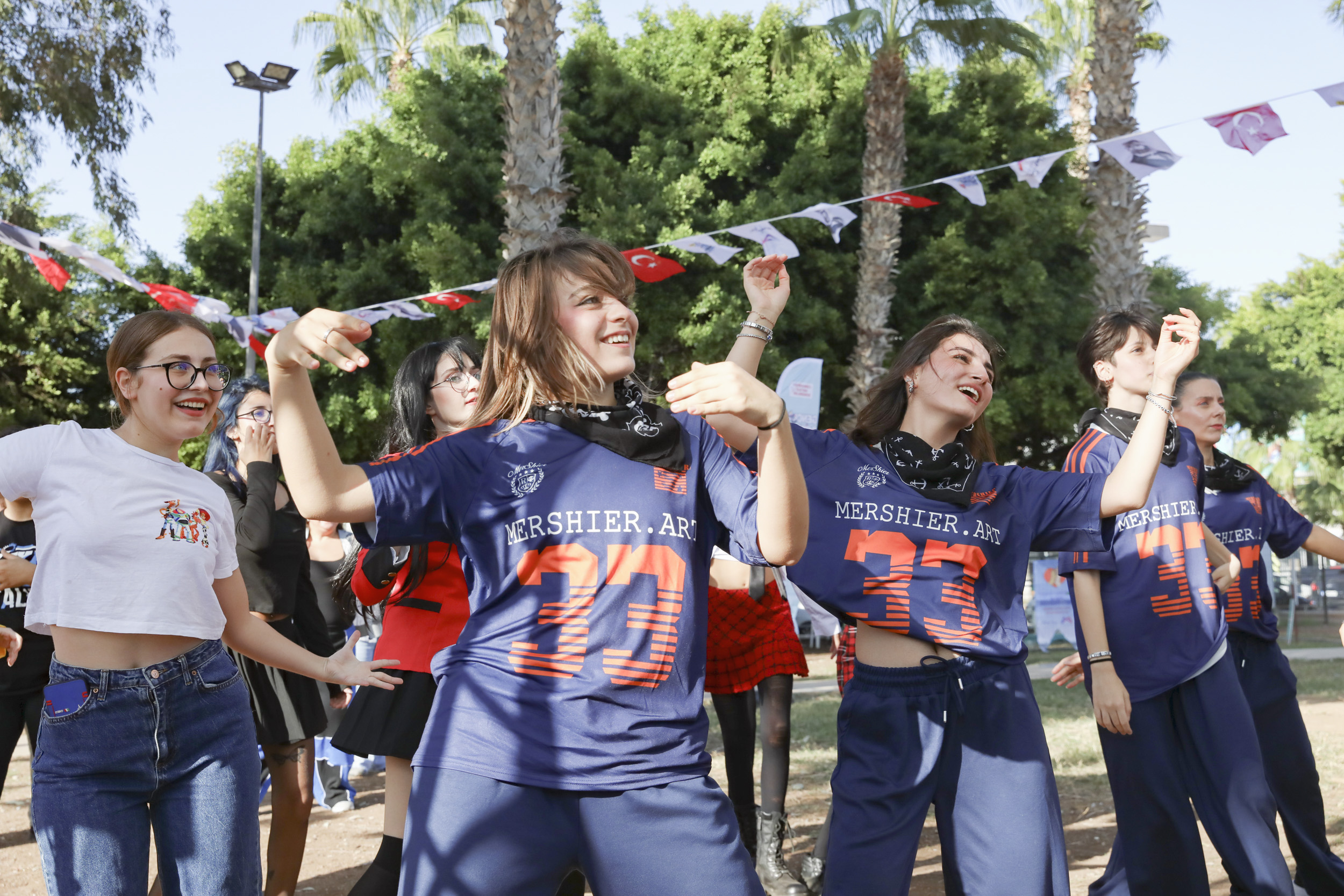 Mersin Gençlik Festivali Doludizgin Başladı Mersin Büyükşehir Belediyesi’nin bu yıl