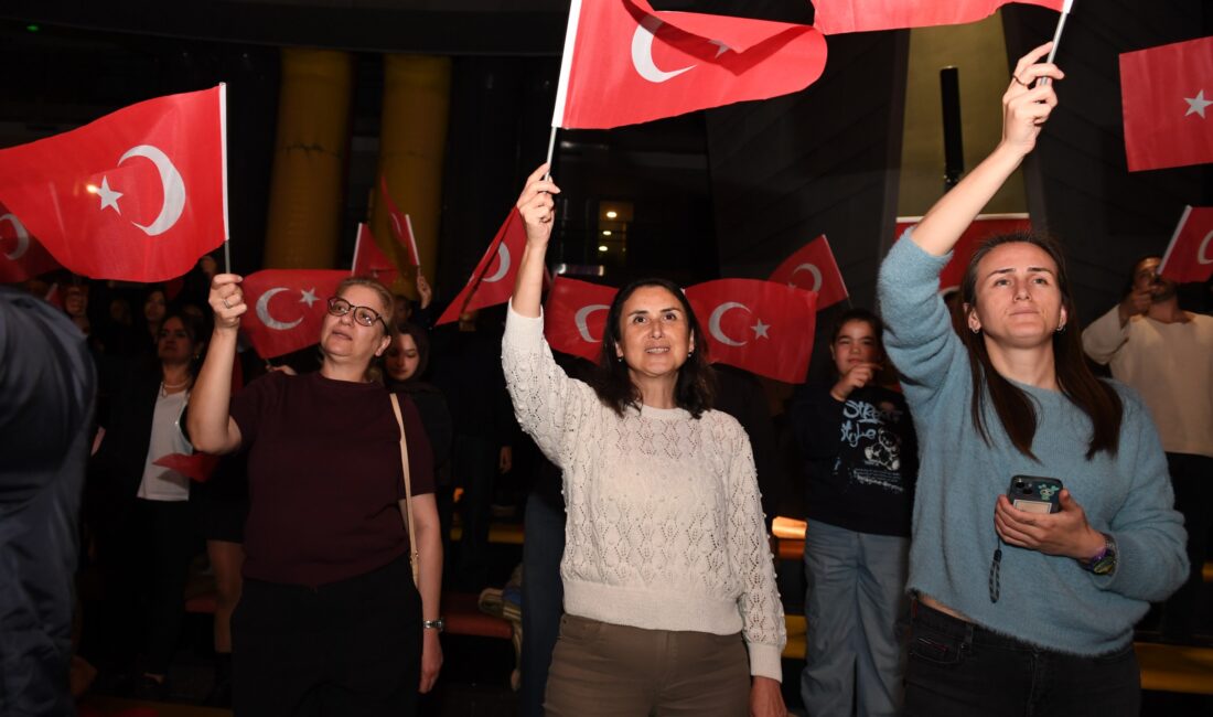 Atatürk’ün Bursa’ya Gelişinin 103’üncü Yıl Dönümü Osmangazi’de Muhteşem Gösteriyle Kutlandı