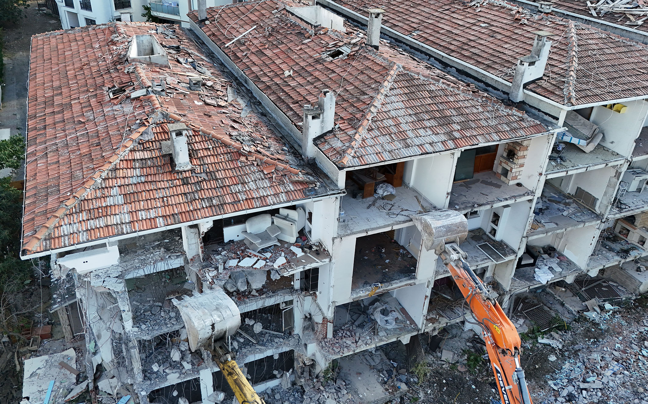 Büyükçekmece’de “Çok Riskli” Statüsündeki Bir Site Daha Yıkıldı Depreme dirençli