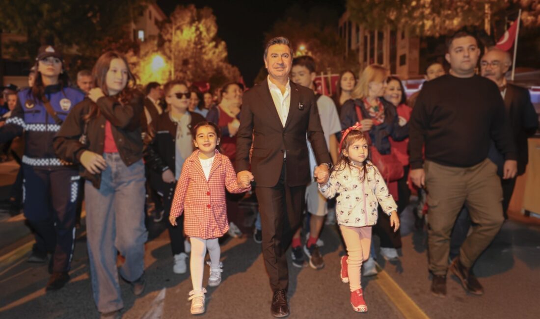 Muğla’da 29 Ekim Coşkusu! Muğla’da 29 Ekim Coşkusu! Muğla Büyükşehir Belediyesi Cumhuriyet’in kuruluş yıldönümünü