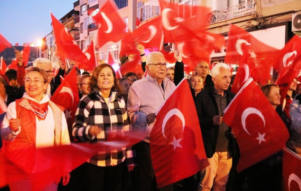 Cumhuriyetin Kalesi Kdz. Ereğli’de On Binler Sokaktaydı Türkiye Cumhuriyeti’nin kuruluşunun 102. Yılında Kdz. Ereğli Belediyesi tarafından düzenlenen