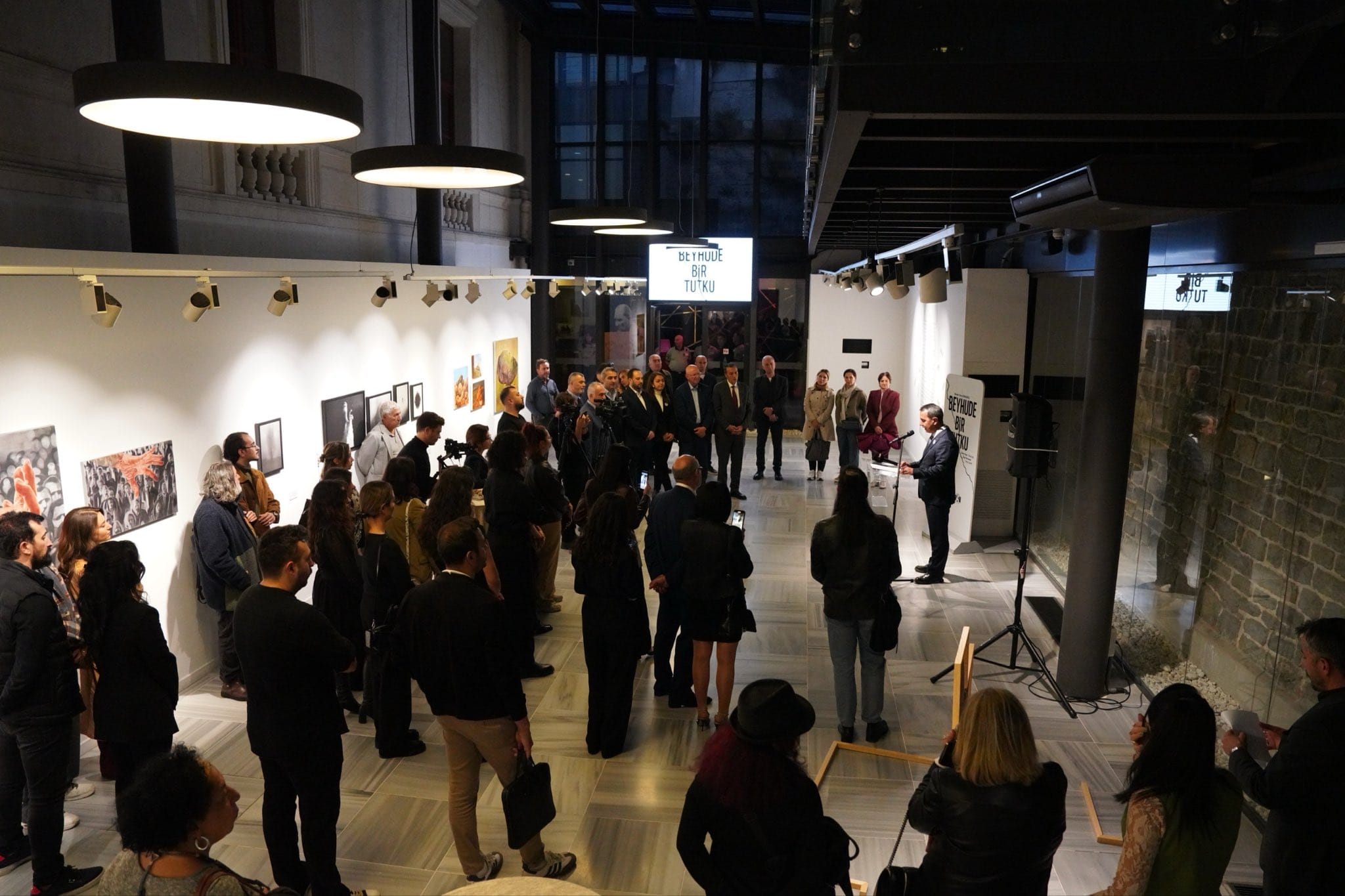 Beyoğlu 6. Daire Sanat Galerisi’nde “Beyhude Bir Tutku” İnsanın tüm