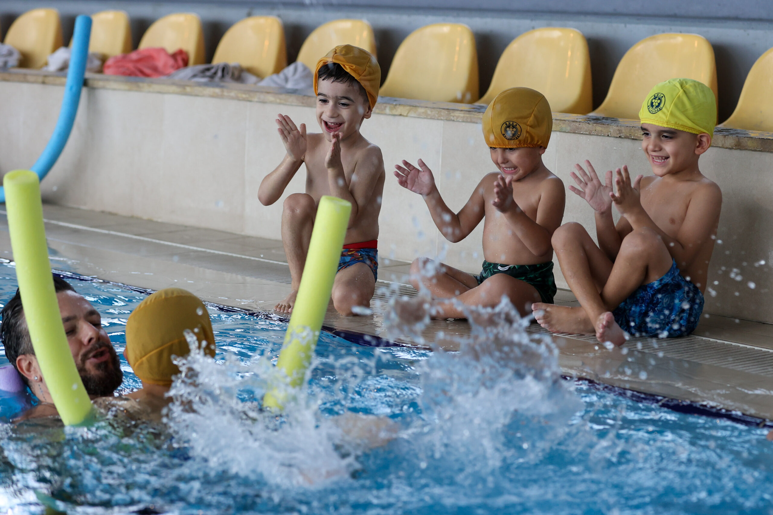 Buca’nın Miniklerine Ücretsiz Eğitimden Sonra Şimdi De Havuz Keyfi Buca