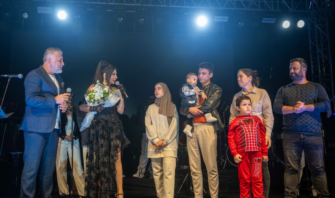 Bornova’da Bi Hayat Fest Başladı Bornova Belediyesi’nin ev sahipliğinde düzenlenen “Bi Hayat Fest”, SMA Tip