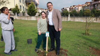 Derince’de Fidanlar Toprakla Buluştu Derince’de Fidanlar Toprakla Buluştu Derince Belediyesi’nin Uluslararası Afet Riskini Azaltma