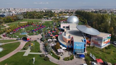 Bilimin Kalbi Eskişehir’de Atıyor Bilimin Kalbi Eskişehir’de Atıyor Eskişehir Büyükşehir Belediyesi Bilim Deney Merkezi