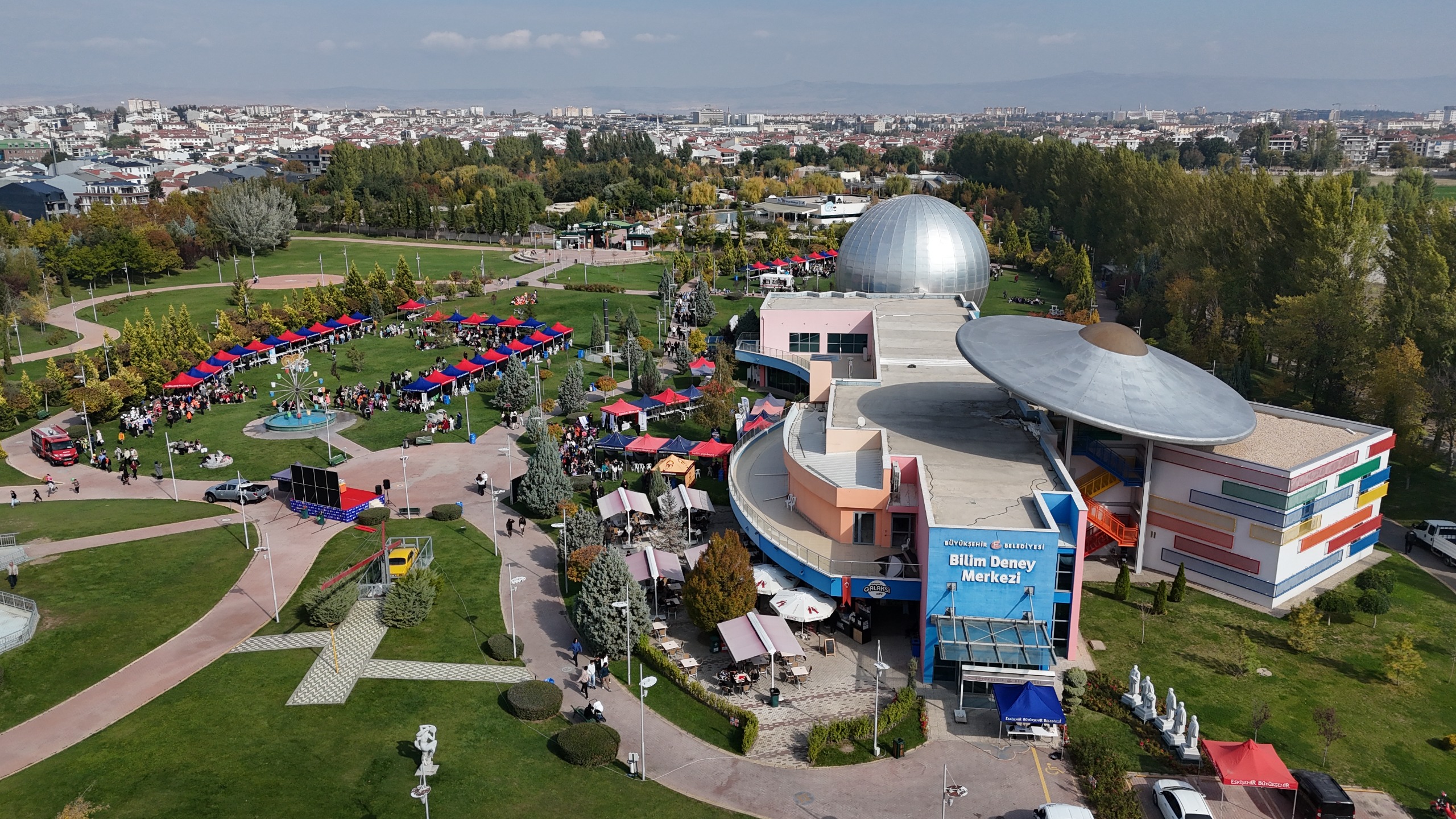 Bilimin Kalbi Eskişehir’de Atıyor Eskişehir Büyükşehir Belediyesi Bilim Deney Merkezi