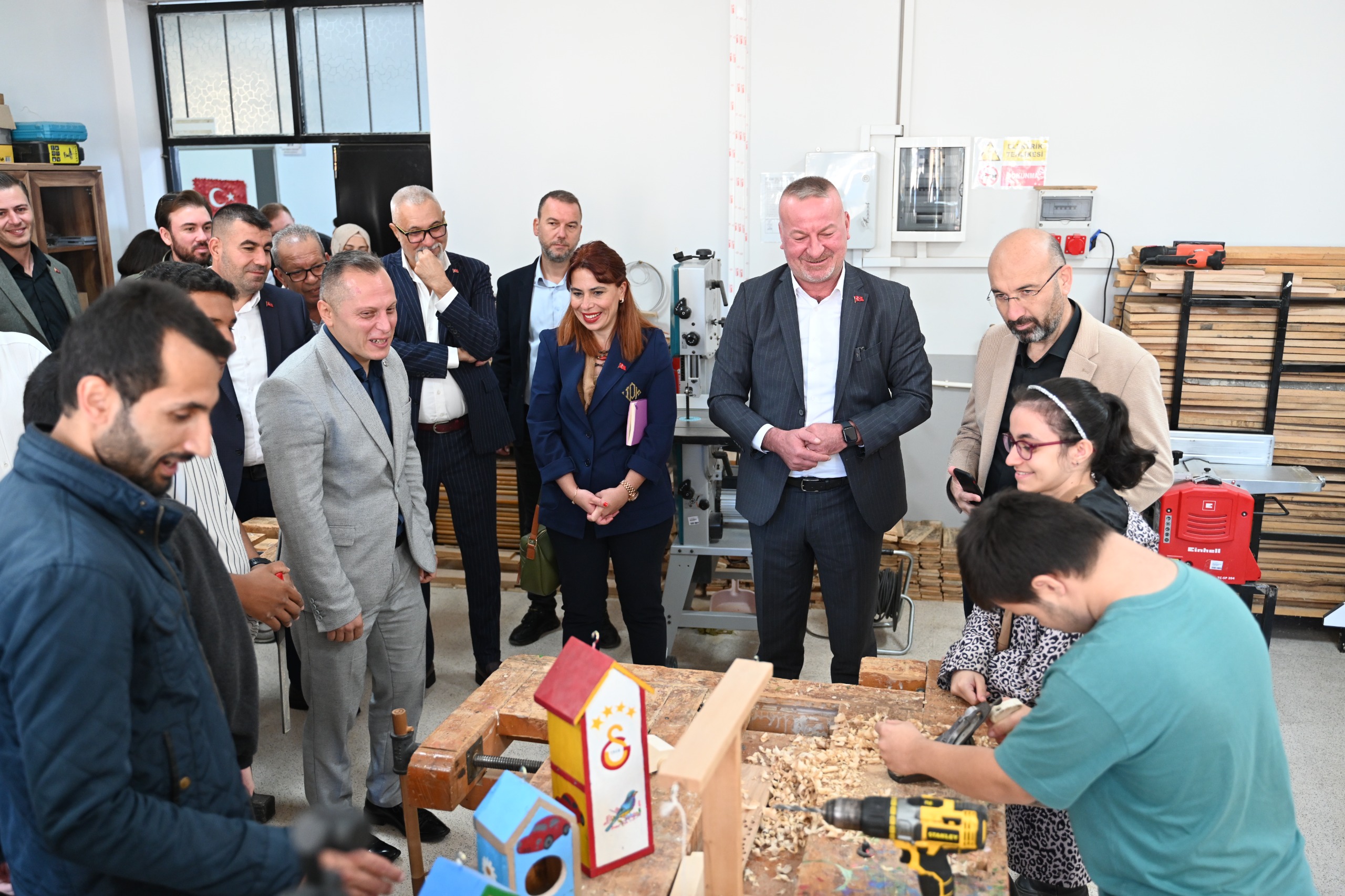 Fatih Karabatı: “Masa Başı Belediyeciliği Yapmıyoruz, Her Gün Sahadayız” Karacabey