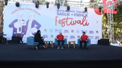 Mesut Kocagöz ve Sanatçı Mert Fırat “Sanatın Yaşlılıkta İyileştirici Gücü”nü