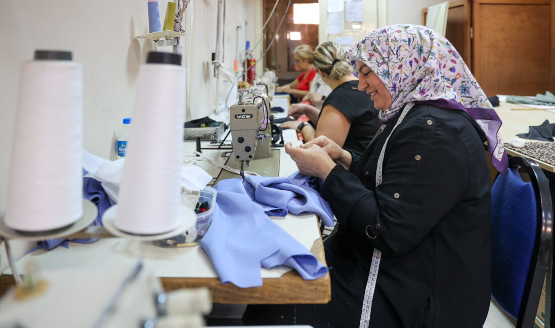 Buca’da Kadınlar Üreterek Güçleniyor Kadınları üretime yönlendirmek için çalışmalar gerçekleştiren