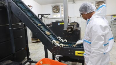 Muğla Büyükşehir Belediyesi, Türkiye genelinde örnek teşkil eden Kedi-
Köpek Maması