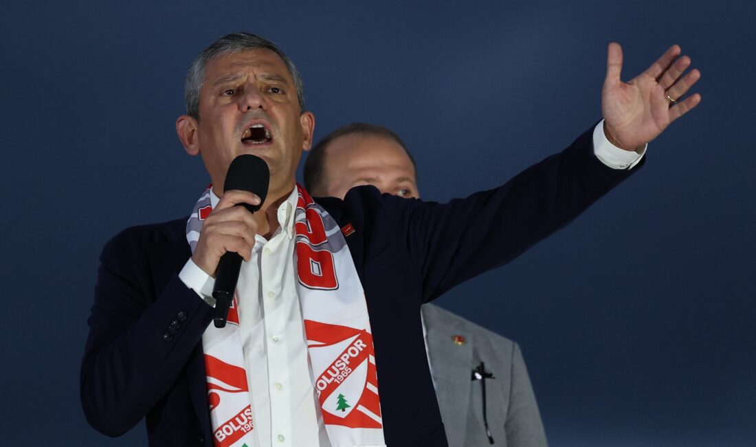 Özgür Özel: “Biz Hayallerini Burada Kurmalarını İstediğimiz Gençlerin Partisiyiz” Özgür Özel: “Biz Hayallerini Burada Kurmalarını İstediğimiz Gençlerin Partisiyiz” Cumhuriyet