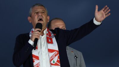 Özgür Özel: “Biz Hayallerini Burada Kurmalarını İstediğimiz Gençlerin Partisiyiz” Cumhuriyet