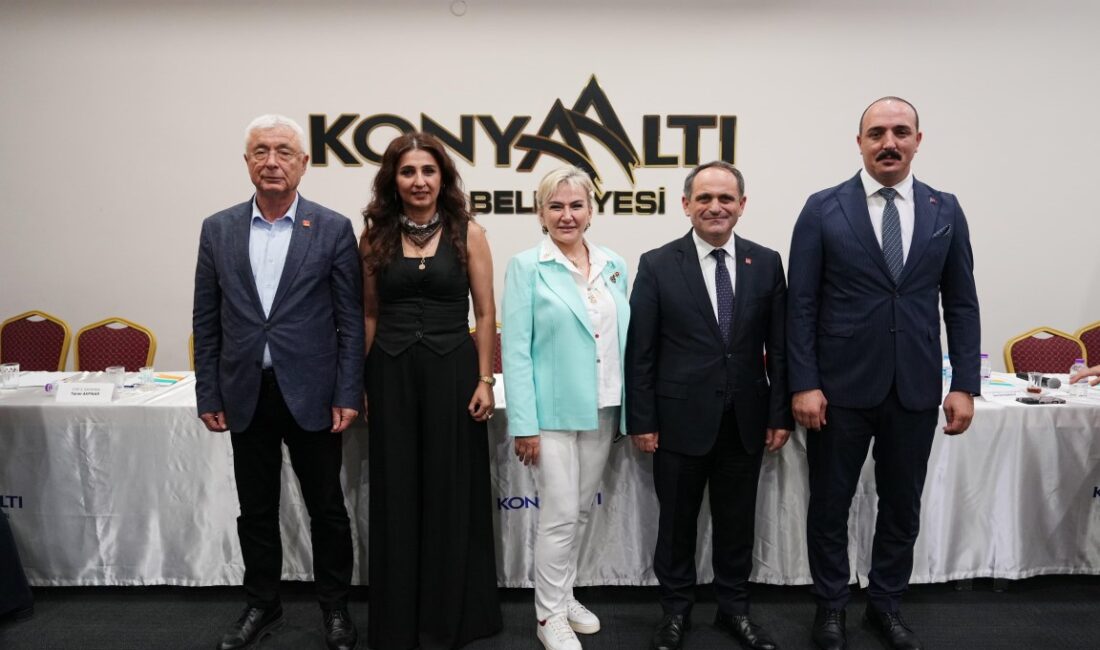 CHP Örgütünden Cem Kotan’a Birlik Ziyareti Cumhuriyet Halk Partisi Parti Meclisi Üyesi Ecevit Keleş, CHP İstanbul