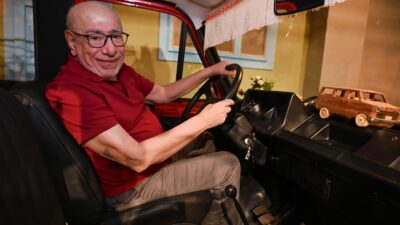 Çiçek Abbas İlyas Salman, Yıllar Sonra Kepez’de Minibüsüyle Buluştu Türk