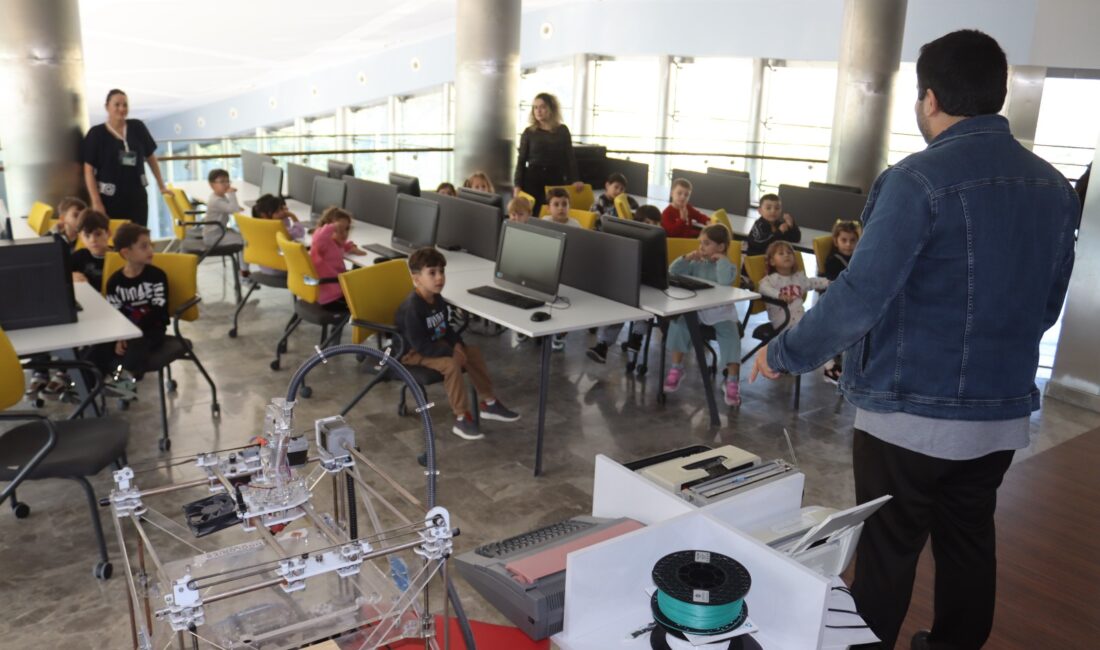 Çınar Çocuk Evleri Öğrencileri 3D Teknolojiyi Deneyimledi Çınar Çocuk Evleri Öğrencileri 3D Teknolojiyi Deneyimledi İzmit Belediyesi Çınar