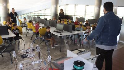 Çınar Çocuk Evleri Öğrencileri 3D Teknolojiyi Deneyimledi İzmit Belediyesi Çınar