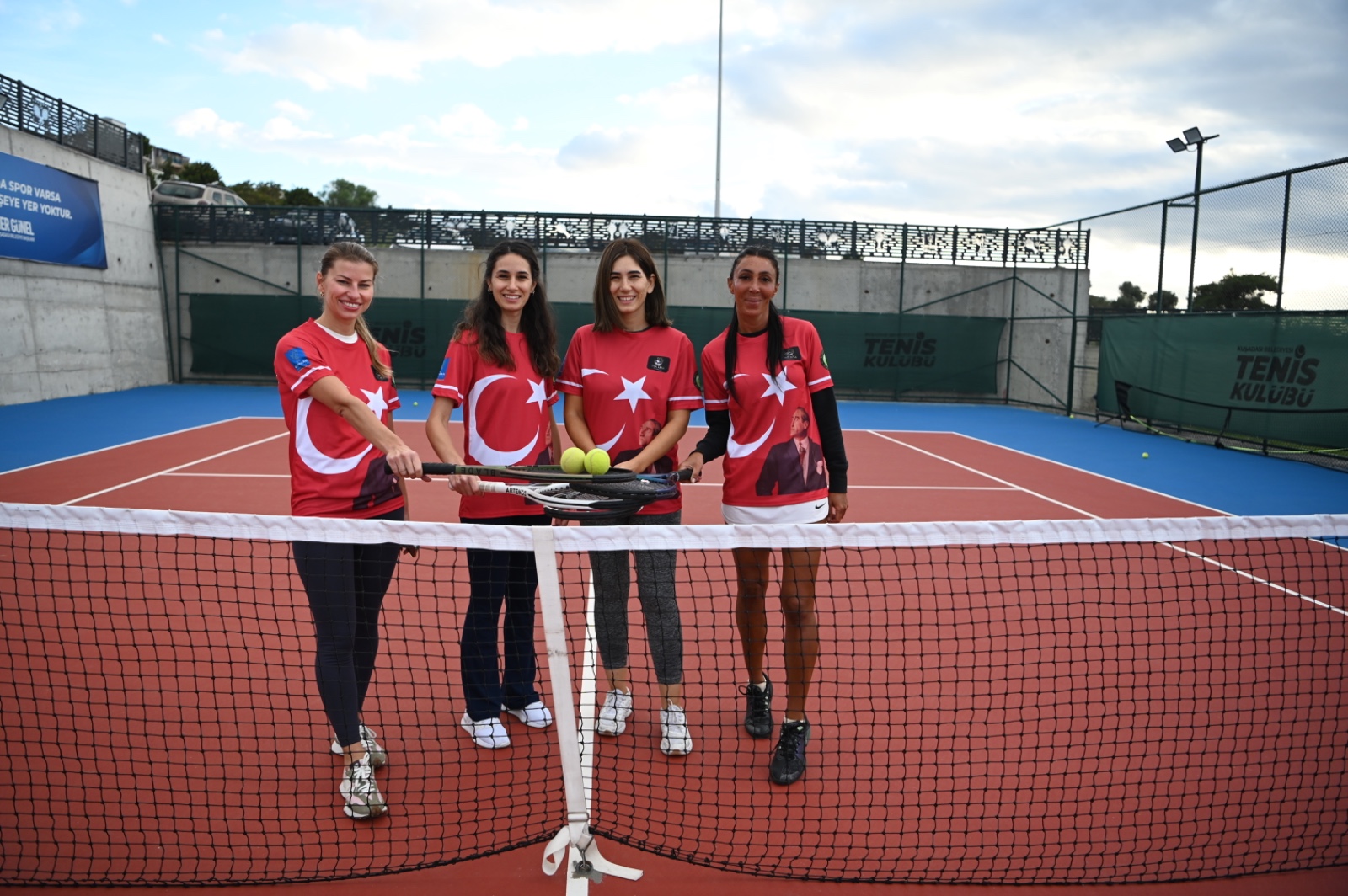 Kuşadası Tenis Kulübü’nde Cumhuriyet Kupası Heyecanı Başladı Başkan Ömer Günel