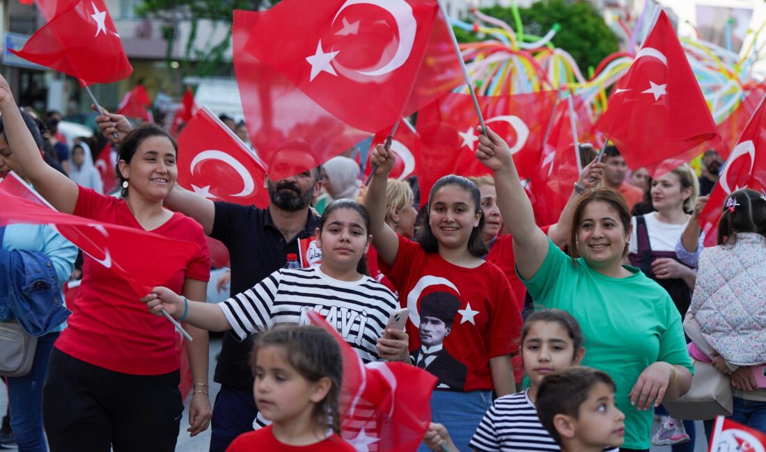 Gaziemir Belediyesi’nin 25-28 Ekim tarihlerinde düzenleyeceği Cumhuriyet Bayramı kutlama programında