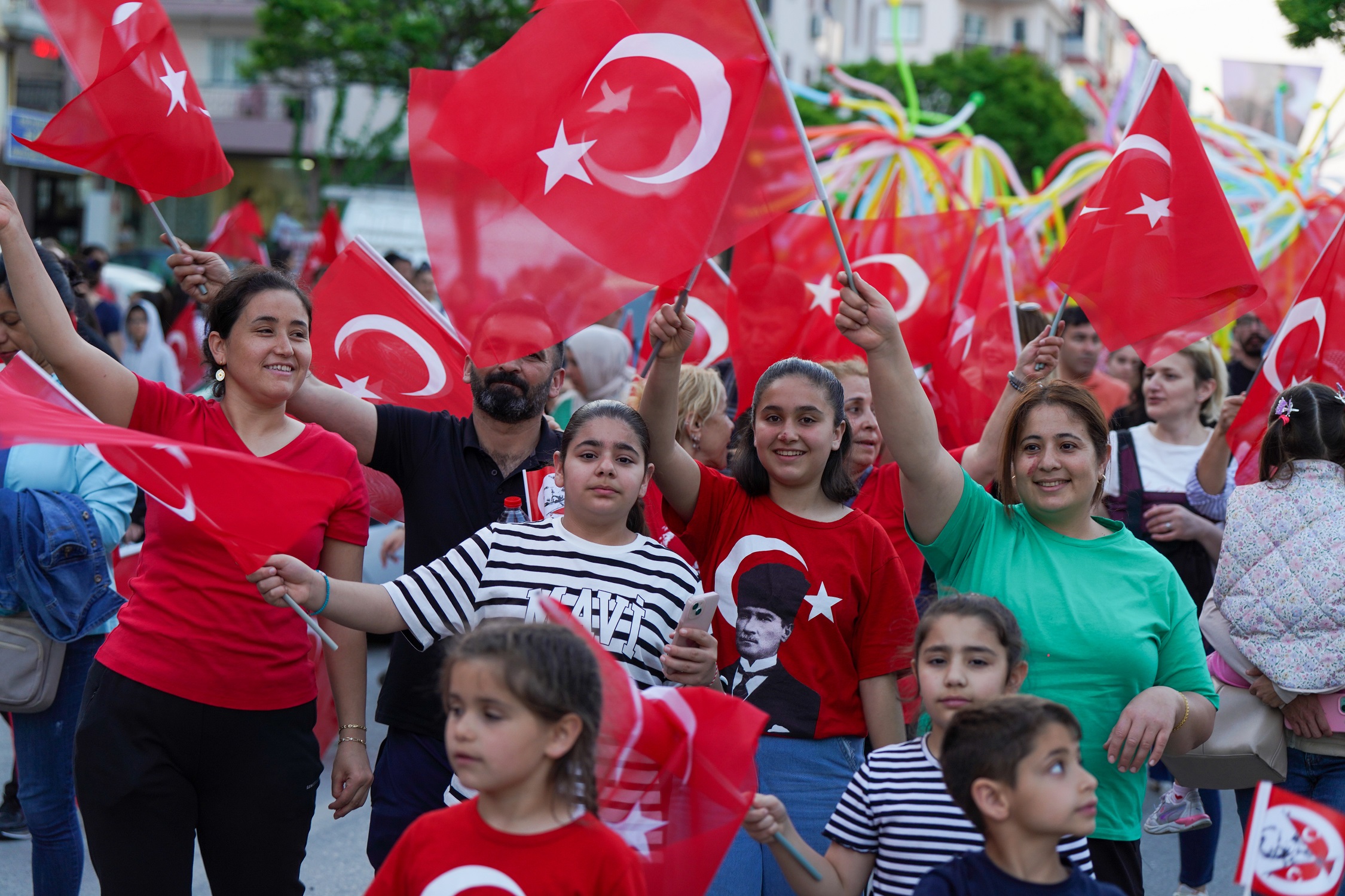 Gaziemir Belediyesi’nin 25-28 Ekim tarihlerinde düzenleyeceği Cumhuriyet Bayramı kutlama programında