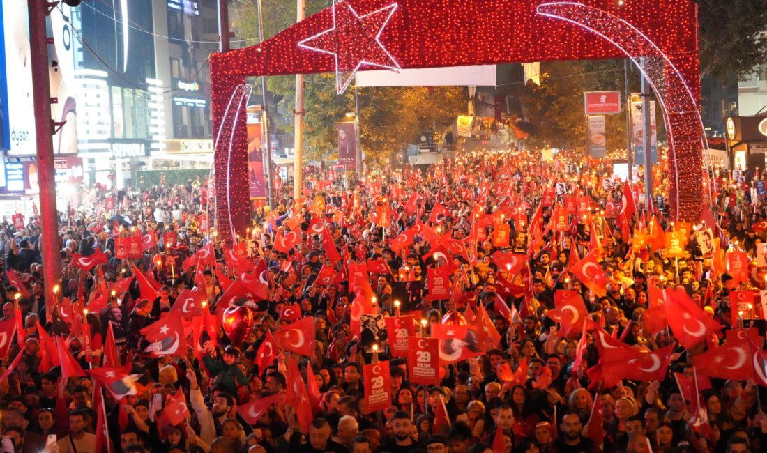 Kadıköy’de Büyük Cumhuriyet Yürüyüşü Kadıköy’de Büyük Cumhuriyet Yürüyüşü Kadıköy Belediyesi’nin, 29 Ekim Cumhuriyet Bayramı