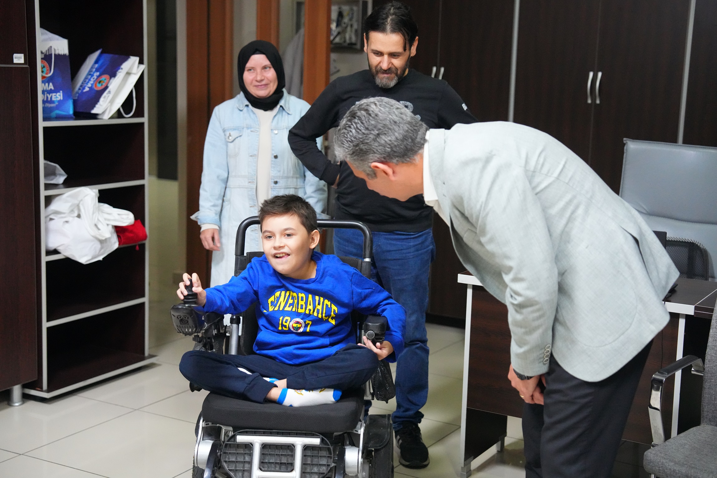Sercan Okur’dan Minik Şenol Berk’e Anlamlı Sürpriz Soma Belediye Başkanı
