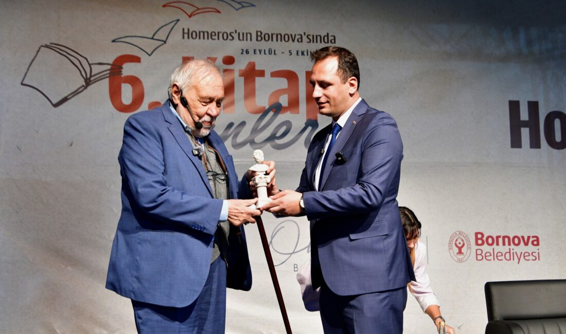 Bornova’da Kitapla Dolu 10 Gün Bornova Belediyesi’nin bu yıl 6’ncısını düzenlediği Kitap Günleri’nin finalinde oyuncu