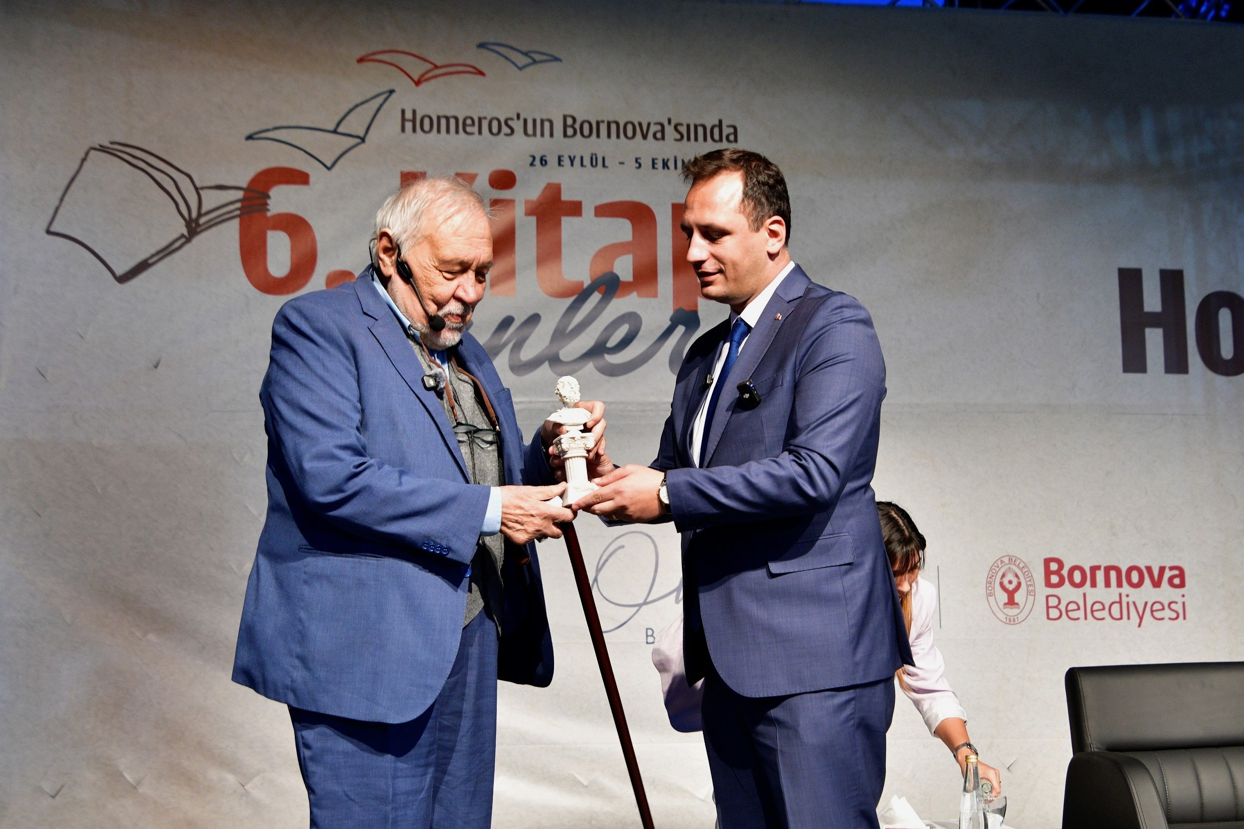 Bornova Belediyesi’nin bu yıl 6’ncısını düzenlediği Kitap Günleri’nin finalinde oyuncu