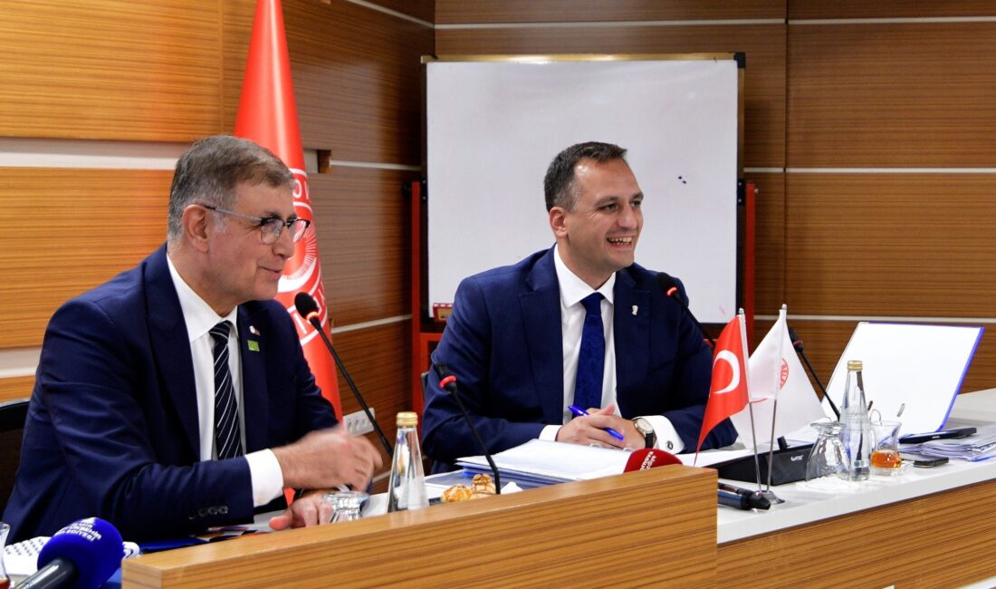 İzmir Büyükşehir Belediye Başkanı Cemil Tugay, Bornova Belediye Başkanı Ömer