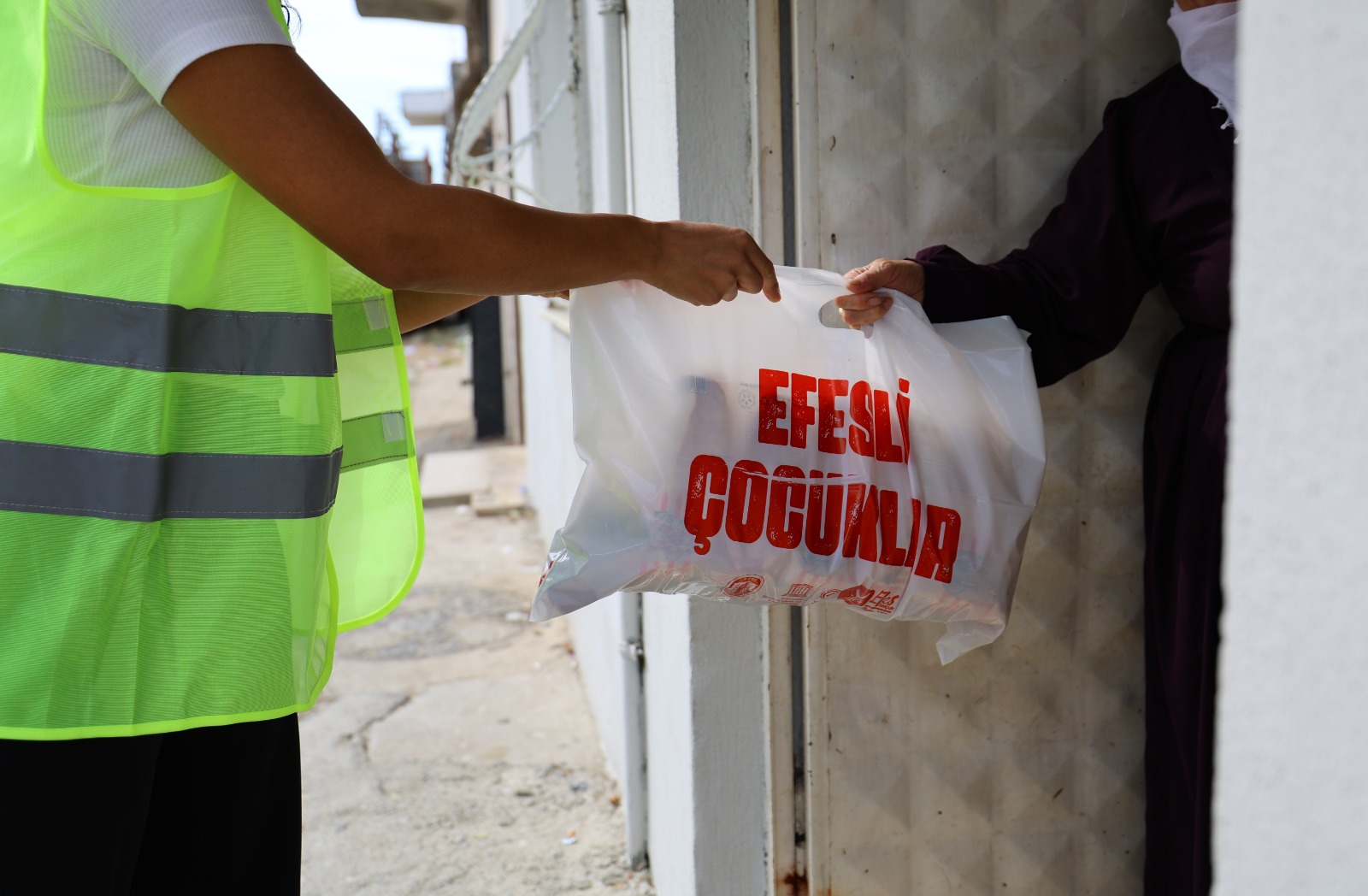 Efes Selçuk Çocuklar için Gıda Dayanışması Efes Selçuk Belediyesi, örnek