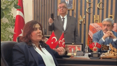 AK Partili Özlem Çerçioğlu’nun Yalanlarını CHP’li Gençler Bir Paylaşımla İfşa Etti AK Partili Özlem Çerçioğlu’nun Yalanlarını CHP’li Gençler Bir Paylaşımla İfşa