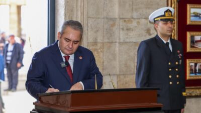 Ankara’nın Başkent Oluşunun 102. Yılı Anıtkabir Ziyareti İle Kutlandı Ankara’nın