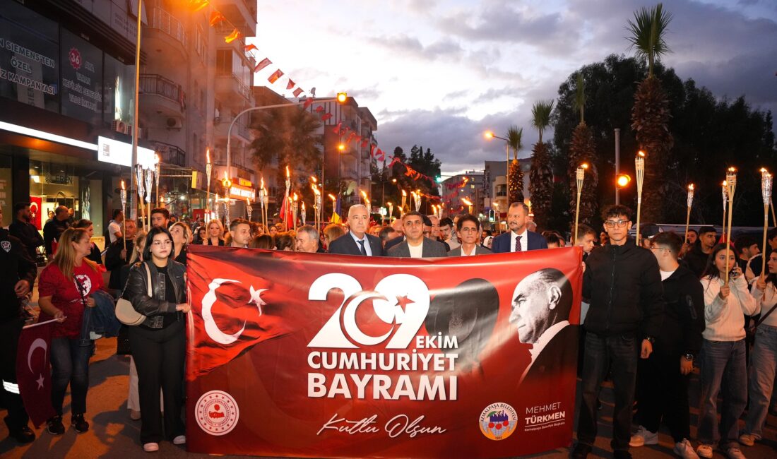 Kemalpaşa'da 29 Ekim Cumhuriyet Bayramı, çeşitli etkinlikler ile coşkuyla kutlandı.