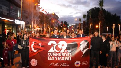 Kemalpaşa'da 29 Ekim Cumhuriyet Bayramı, çeşitli etkinlikler ile coşkuyla kutlandı.