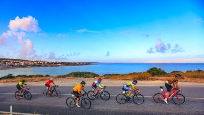 Çeşme Belediyesi'nin destekleriyle, Velotürk organizasyonunda gerçekleşen Gran Fondo Çeşme, 25–26