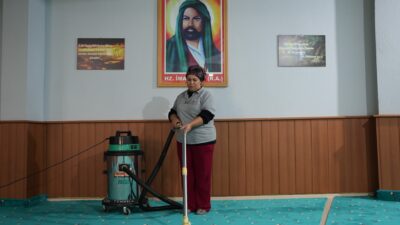 Kemalpaşa Belediyesi, vatandaşların daha temiz ve sağlıklı ortamlarda ibadet edebilmeleri