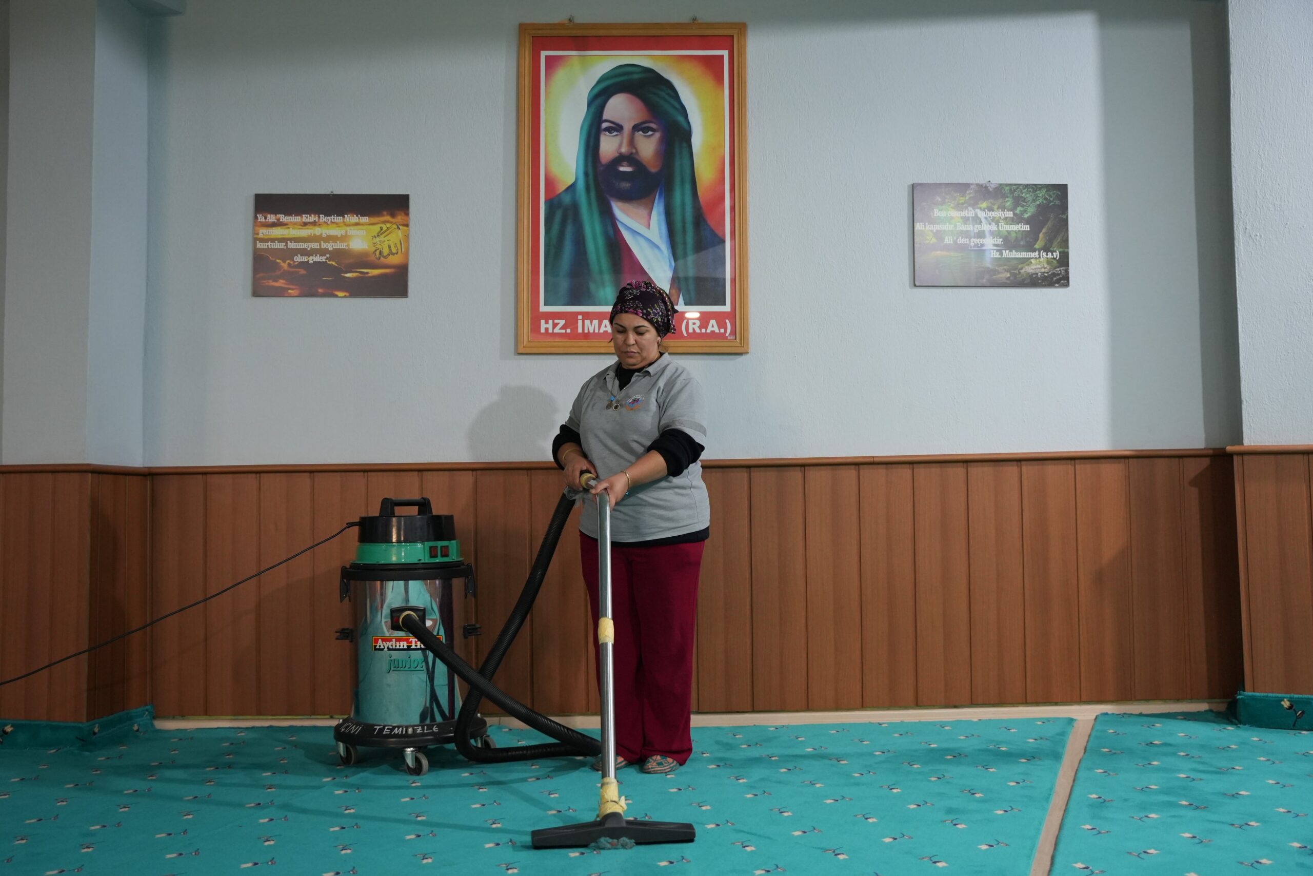 Kemalpaşa Belediyesi, vatandaşların daha temiz ve sağlıklı ortamlarda ibadet edebilmeleri
