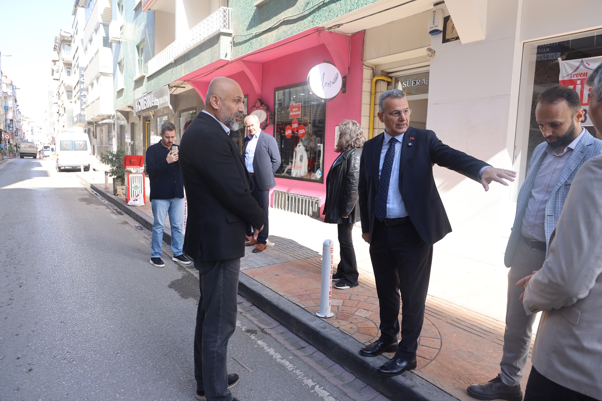 İlkadım’da Gazi Caddesi Işıl Işıl Olacak İlkadım Belediyesi, ilçenin önemli