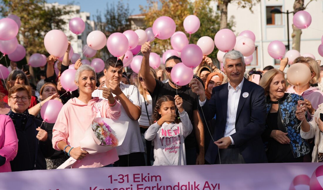 Avcılar’da Kanseri Yenen Burcu Hanım İçin Umut Balonları Gökyüzüne Bırakıldı Avcılar Belediyesi, Ekim Ayı Meme Kanseri Farkındalık Ayı etkinlikleri kapsamında,