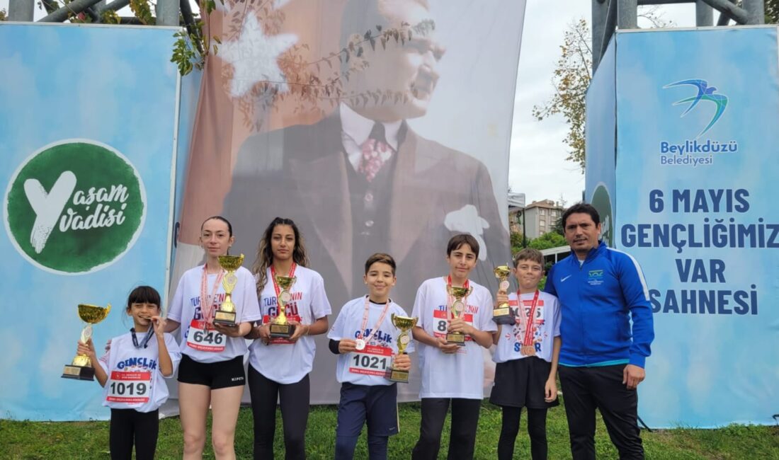 Büyükçekmeceli Genç Atletler, Cumhuriyet Coşkusunu Zaferle Taçlandırdı Büyükçekmeceli Genç Atletler, Cumhuriyet Coşkusunu Zaferle Taçlandırdı Cumhuriyet Haftası kapsamında