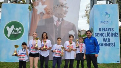 Büyükçekmeceli Genç Atletler, Cumhuriyet Coşkusunu Zaferle Taçlandırdı Büyükçekmeceli Genç Atletler, Cumhuriyet Coşkusunu Zaferle Taçlandırdı Cumhuriyet Haftası kapsamında