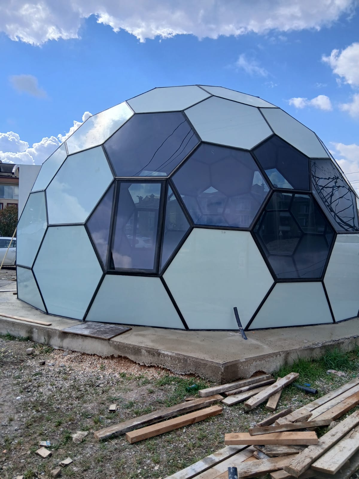 İzmit Belediyesinin vizyon projelerinden Tekno Garaj’da çalışmalar tüm hızıyla sürerken,